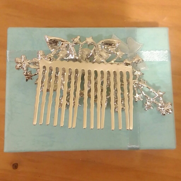 Bridal Silvertone Austrian Crystal Hair Comb main image 4